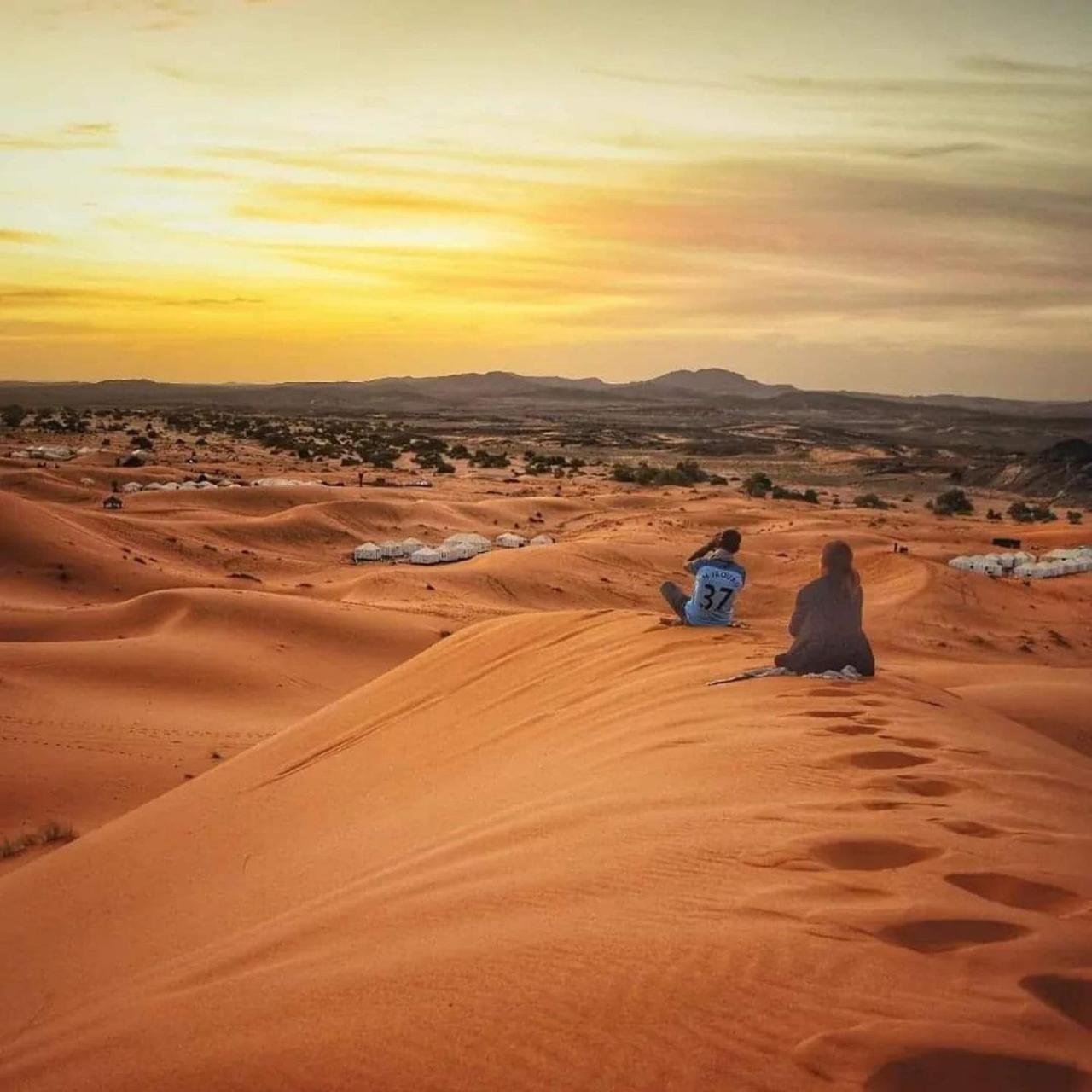 Merzouga Horizon Luxury Camp מראה חיצוני תמונה